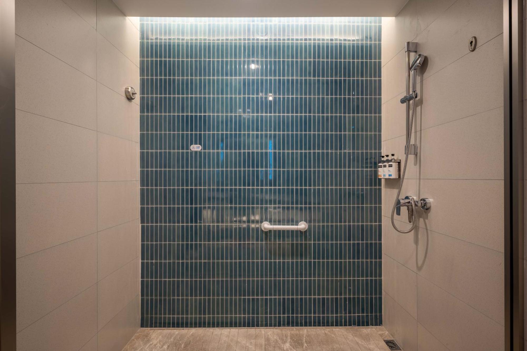 Holiday Inn Express Shanghai Pujiang Lianhang Road By Ihg Εξωτερικό φωτογραφία